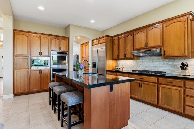 832 Royal Troon Pl, El Dorado Hills, CA 95762