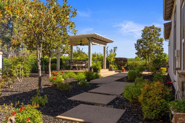 832 Royal Troon Pl, El Dorado Hills, CA 95762
