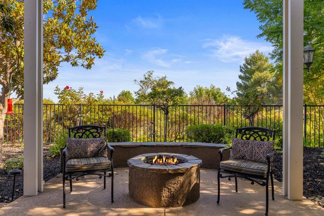 832 Royal Troon Pl, El Dorado Hills, CA 95762