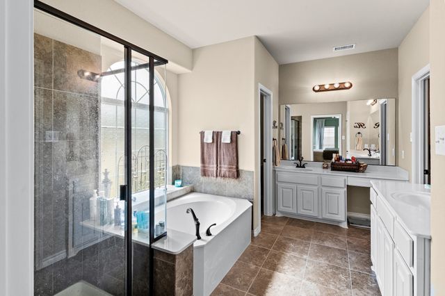 9600 Makiposa Lane, Fort Worth, TX 76177