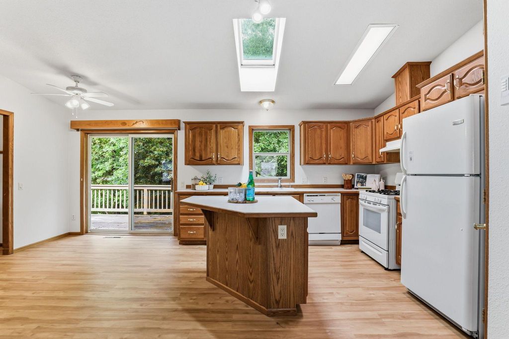 1534 Larpenteur Avenue E, Saint Paul, MN 55109 — photo 3