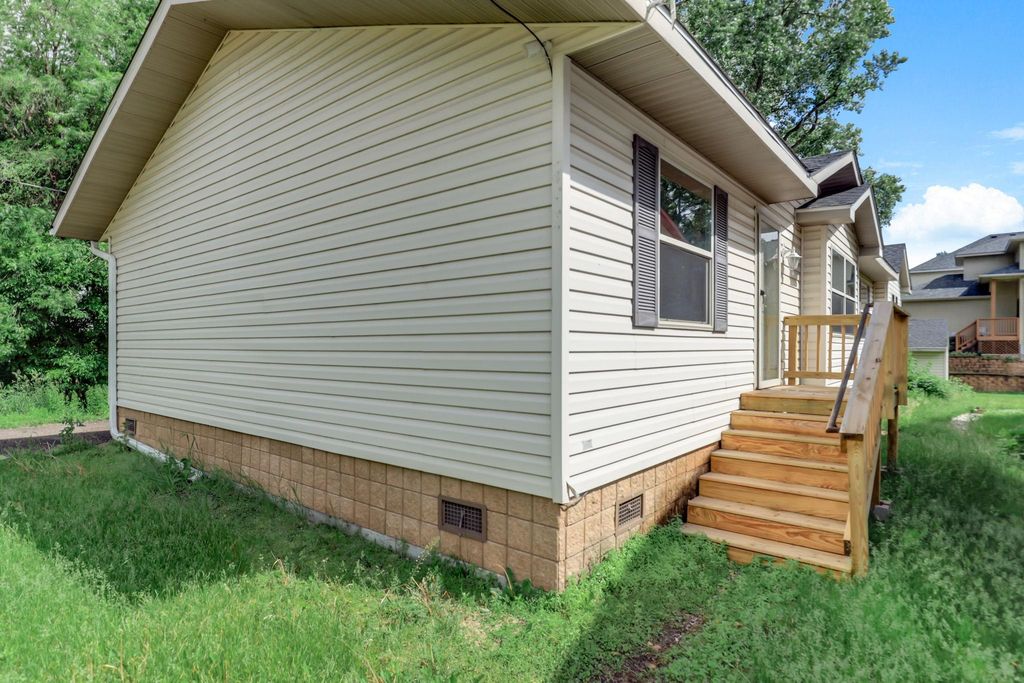 1534 Larpenteur Avenue E, Saint Paul, MN 55109 — photo 4