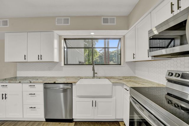 645 Carr Drive, Niceville, FL 32578