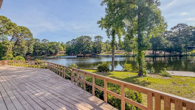 645 Carr Drive, Niceville, FL 32578