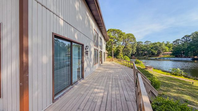 645 Carr Drive, Niceville, FL 32578