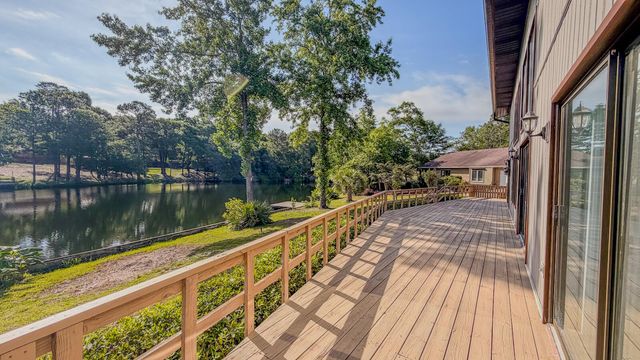 645 Carr Drive, Niceville, FL 32578