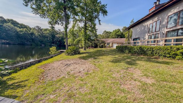 645 Carr Drive, Niceville, FL 32578