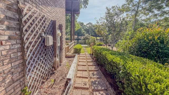 645 Carr Drive, Niceville, FL 32578