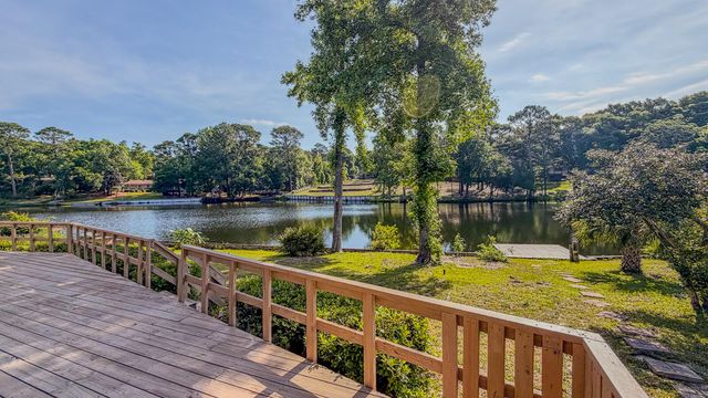 645 Carr Drive, Niceville, FL 32578