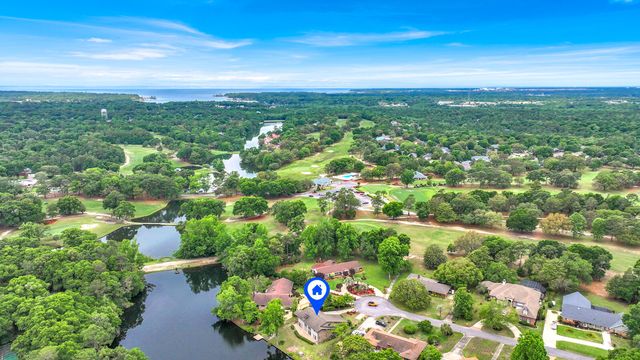 645 Carr Drive, Niceville, FL 32578