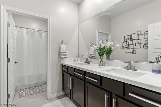 9728 Pacific Pine Street, Las Vegas, NV 89143