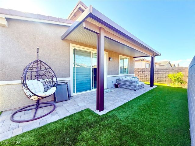 9728 Pacific Pine Street, Las Vegas, NV 89143