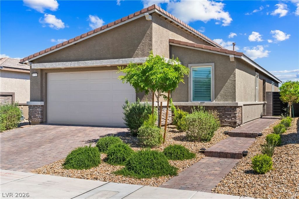 9728 Pacific Pine Street, Las Vegas, NV 89143