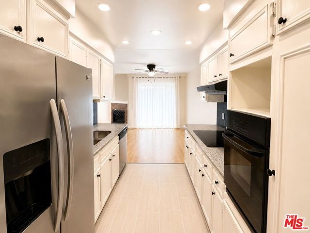 5870 Green Valley Circle 129, Culver City, CA 90230