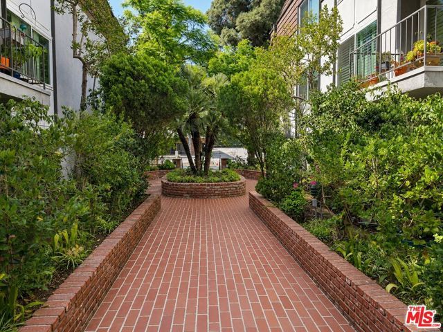 5870 Green Valley Circle 129, Culver City, CA 90230