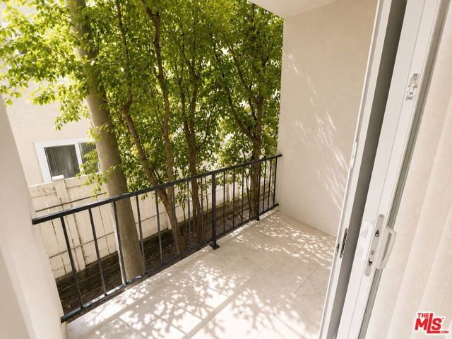 5870 Green Valley Circle 129, Culver City, CA 90230