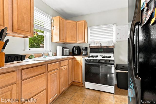 304 16th Street, Port Huron, MI 48060