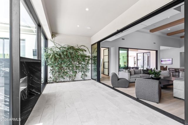 6830 E HUMMINGBIRD Lane, Paradise Valley, AZ 85253