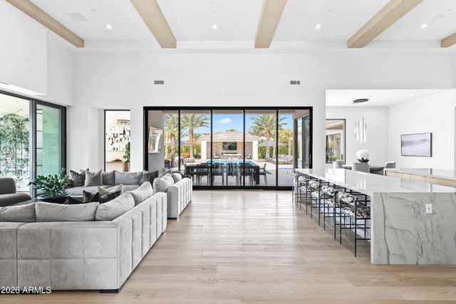 6830 E HUMMINGBIRD Lane, Paradise Valley, AZ 85253