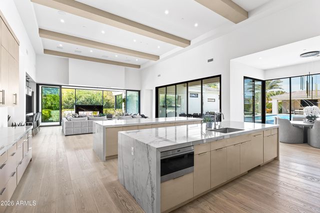 6830 E HUMMINGBIRD Lane, Paradise Valley, AZ 85253