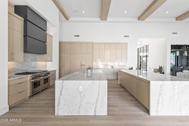 6830 E HUMMINGBIRD Lane, Paradise Valley, AZ 85253