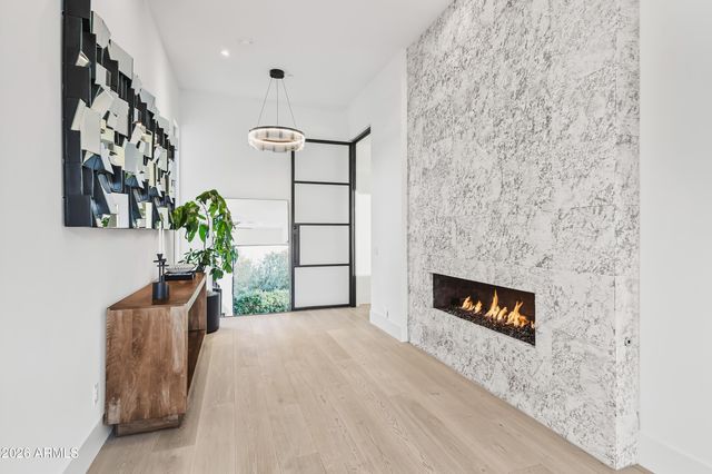 6830 E HUMMINGBIRD Lane, Paradise Valley, AZ 85253