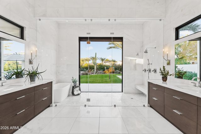 6830 E HUMMINGBIRD Lane, Paradise Valley, AZ 85253