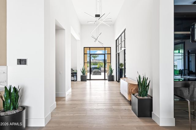 6830 E HUMMINGBIRD Lane, Paradise Valley, AZ 85253