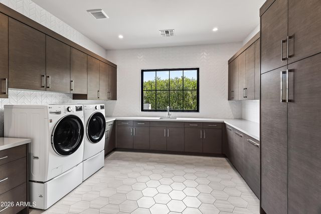 6830 E HUMMINGBIRD Lane, Paradise Valley, AZ 85253