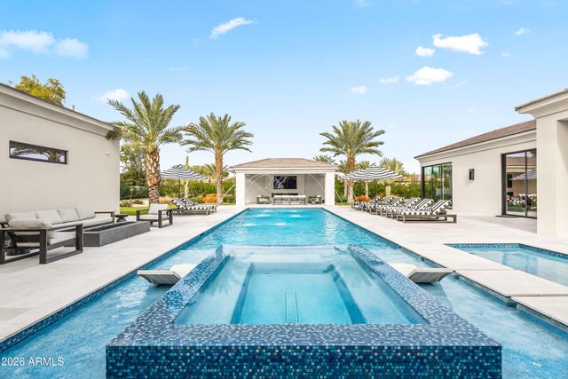 6830 E HUMMINGBIRD Lane, Paradise Valley, AZ 85253