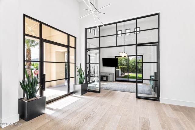 6830 E HUMMINGBIRD Lane, Paradise Valley, AZ 85253