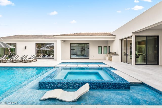 6830 E HUMMINGBIRD Lane, Paradise Valley, AZ 85253