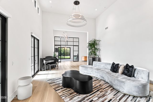 6830 E HUMMINGBIRD Lane, Paradise Valley, AZ 85253