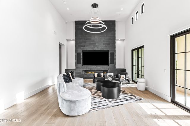 6830 E HUMMINGBIRD Lane, Paradise Valley, AZ 85253