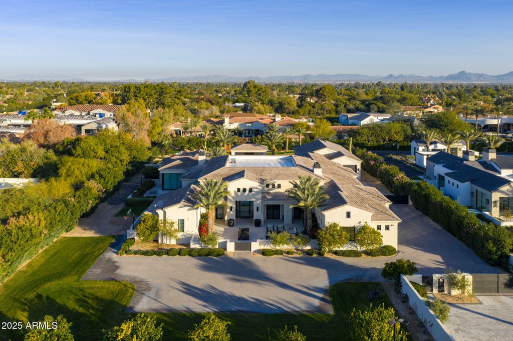 6830 E HUMMINGBIRD Lane, Paradise Valley, AZ 85253