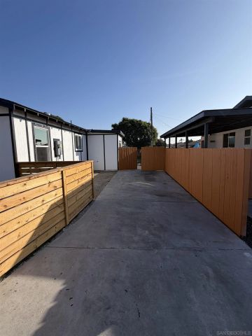 698 J St, Chula Vista, CA 91910