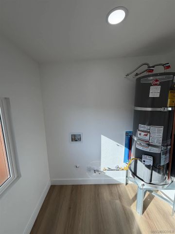 698 J St, Chula Vista, CA 91910