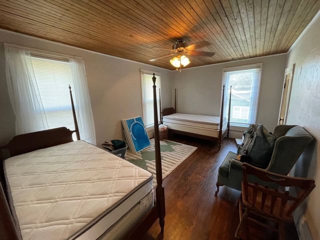 515 S Washington Street, Siloam Springs, AR 72761