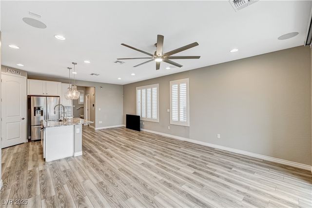 9977 Fletcher Peak Avenue, Las Vegas, NV 89178