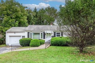 25 Meadowbrook Road, Danbury, CT 06811