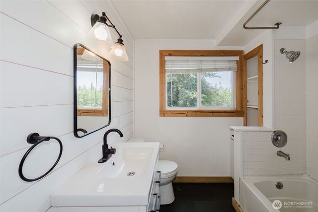 8325 Seabeck Highway NW, Bremerton, WA 98312