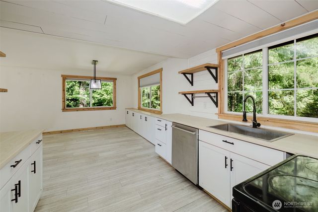 8325 Seabeck Highway NW, Bremerton, WA 98312