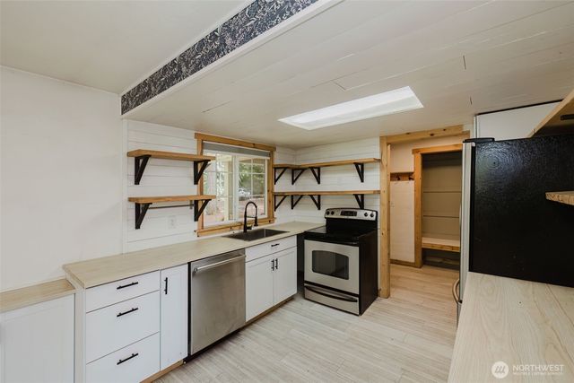 8325 Seabeck Highway NW, Bremerton, WA 98312