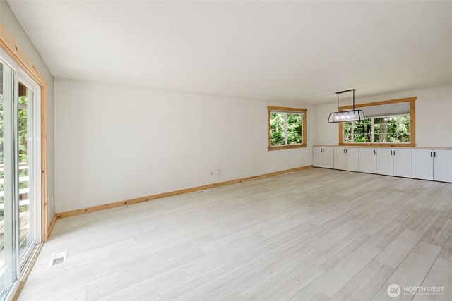 8325 Seabeck Highway NW, Bremerton, WA 98312