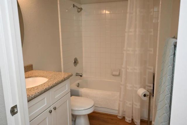 10880 Sabre Hill Drive 298, San Diego, CA 92128