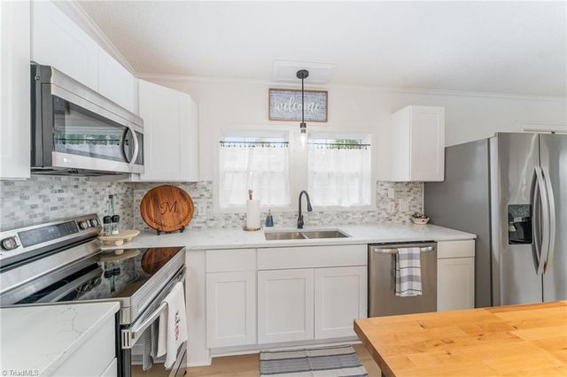 102 Scenic View Lane, New London, NC 28127