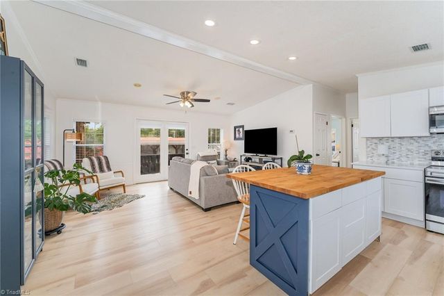 102 Scenic View Lane, New London, NC 28127