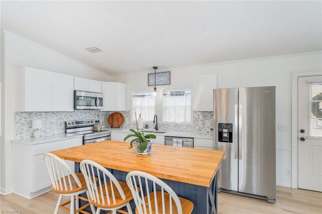 102 Scenic View Lane, New London, NC 28127