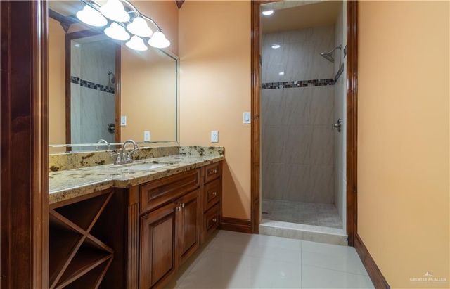 2204 E Trenton Road, Edinburg, TX 78542