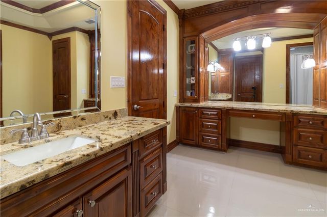 2204 E Trenton Road, Edinburg, TX 78542